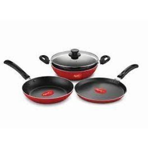 Pigeon vita non stick cookware 4 pc gift set ( flat tawa 250+ fry pan 240 +